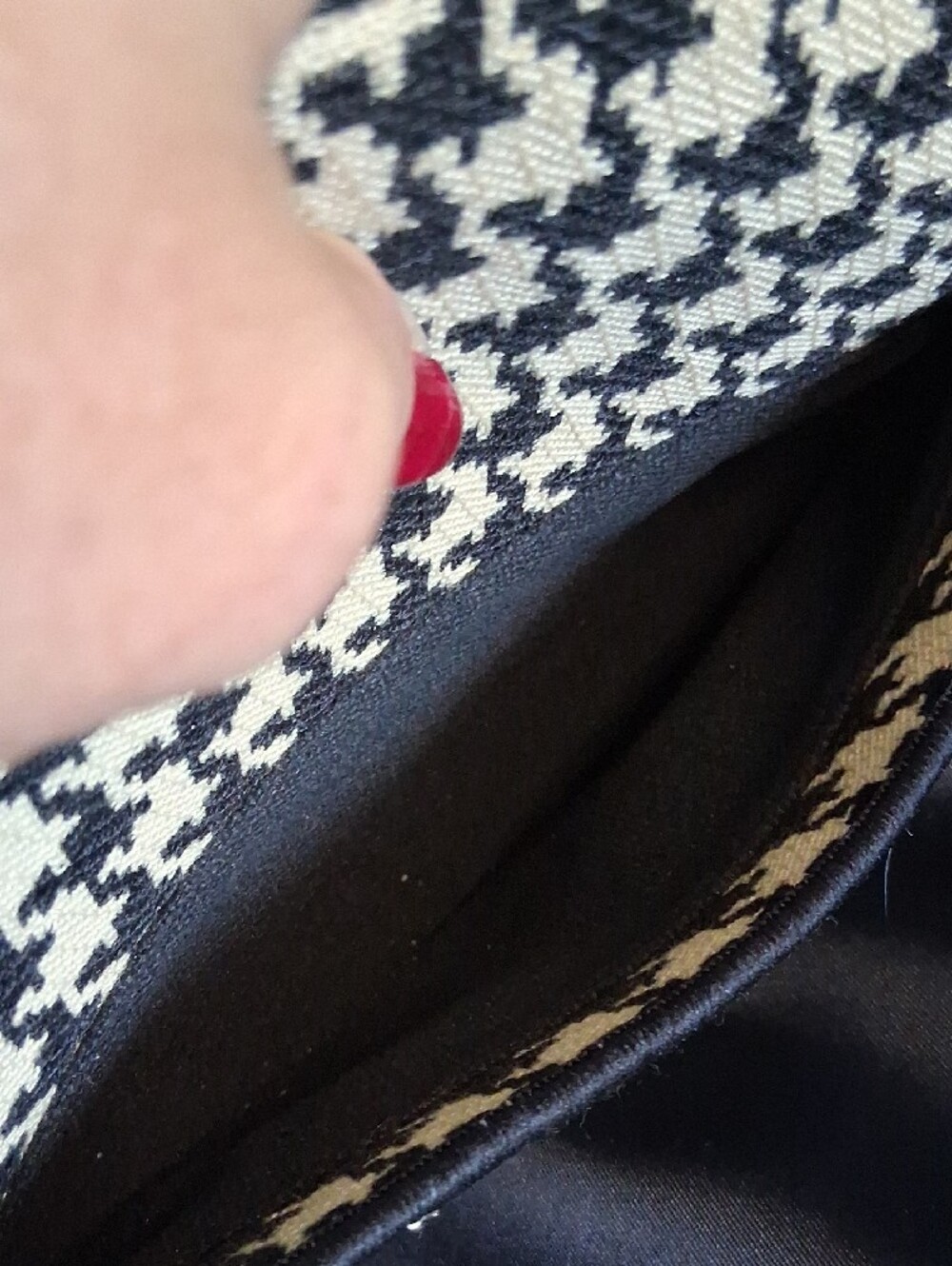 Dior Beige and Black Houndstooth Saddle Bag with Gold Hardware - Picture 9 of 16